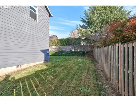 300 SW Mt Mazama Street Mcminnville OR 97128