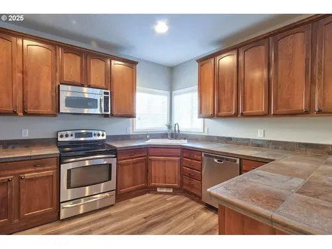 300 SW Mt Mazama Street Mcminnville OR 97128