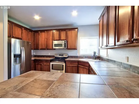 300 SW Mt Mazama Street Mcminnville OR 97128