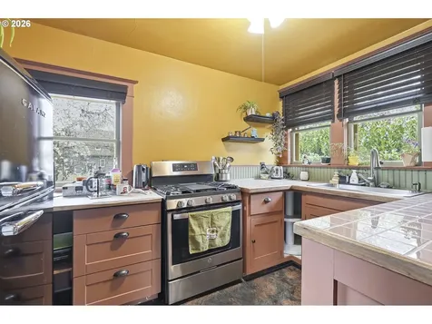 3203 SE 66th Avenue Portland OR 97206