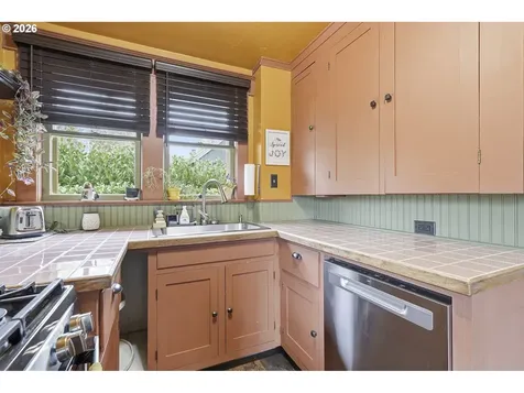 3203 SE 66th Avenue Portland OR 97206