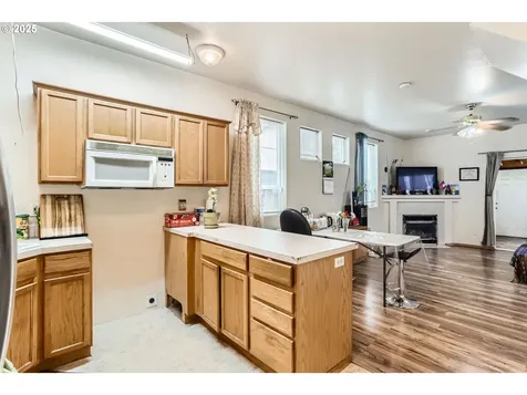 5247 SE Flavel Street Portland OR 97206