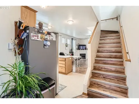 5247 SE Flavel Street Portland OR 97206