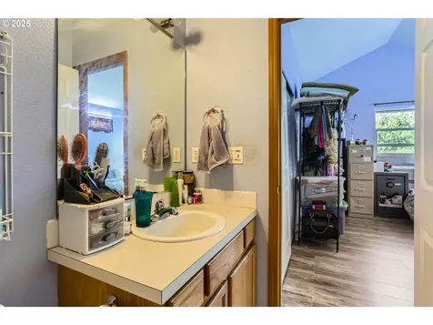 5247 SE Flavel Street Portland OR 97206
