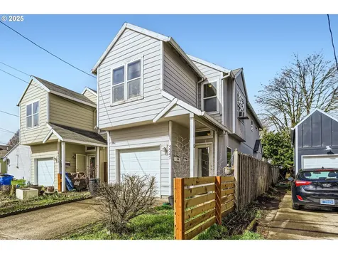 5247 SE Flavel Street Portland OR 97206