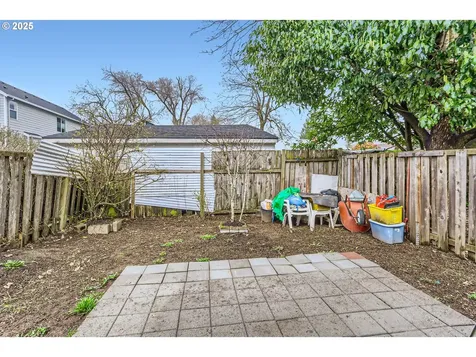 5247 SE Flavel Street Portland OR 97206