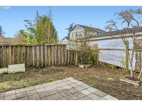 5247 SE Flavel Street Portland OR 97206