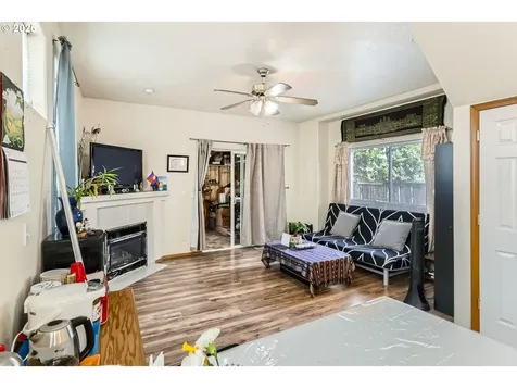 5247 SE Flavel Street Portland OR 97206