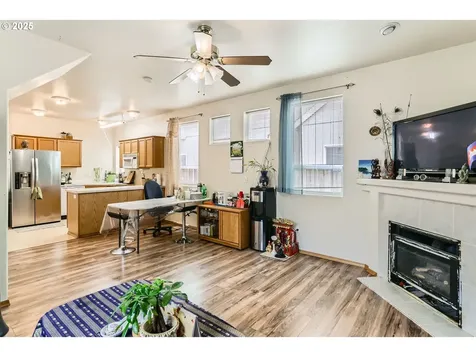 5247 SE Flavel Street Portland OR 97206