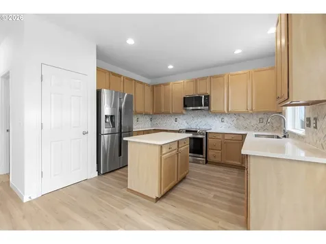 179 SE 49th Court Hillsboro OR 97123
