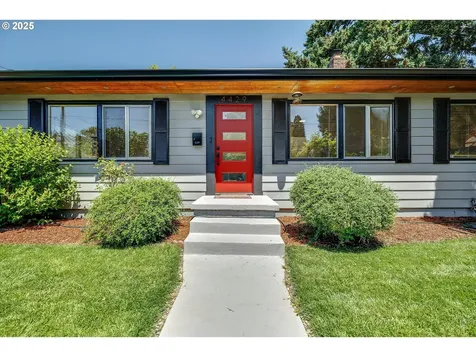 4429 SE Raymond Street Portland OR 97206