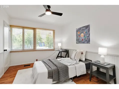 4429 SE Raymond Street Portland OR 97206
