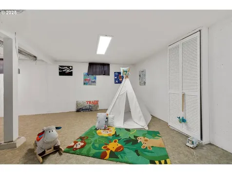 4429 SE Raymond Street Portland OR 97206
