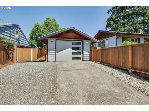 4429 SE Raymond Street Portland OR 97206