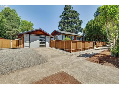 4429 SE Raymond Street Portland OR 97206