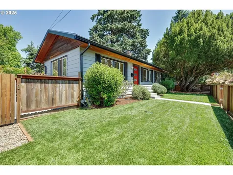 4429 SE Raymond Street Portland OR 97206