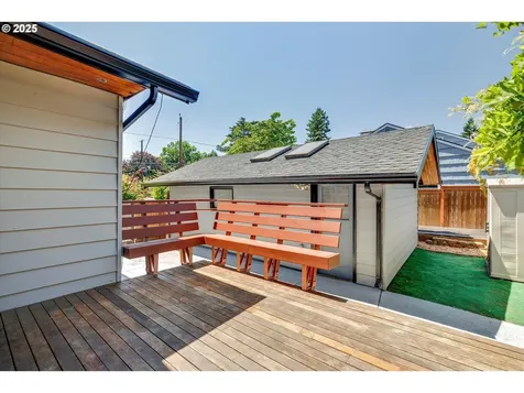 4429 SE Raymond Street Portland OR 97206