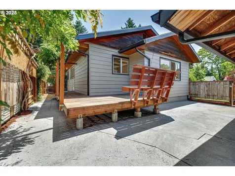 4429 SE Raymond Street Portland OR 97206