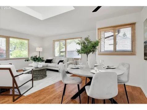 4429 SE Raymond Street Portland OR 97206