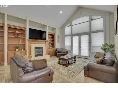 8855 SE 172nd Avenue Happy Valley OR 97086