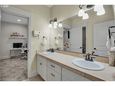 8855 SE 172nd Avenue Happy Valley OR 97086
