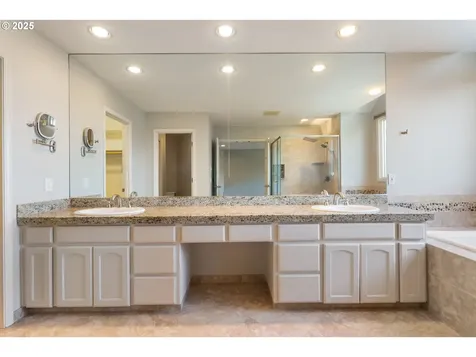 17598 SW Albert Court Beaverton OR 97007