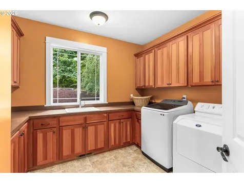 10126 NW Ash Court Portland OR 97231
