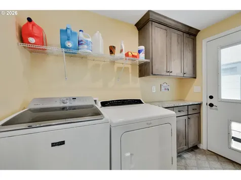 1057 S Pine Street Canby OR 97013