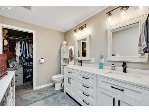 1057 S Pine Street Canby OR 97013