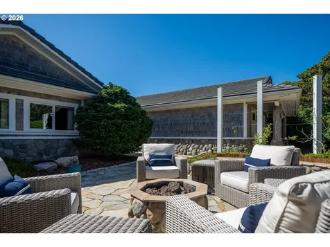 3802 NW Oceania Drive Waldport OR 97394