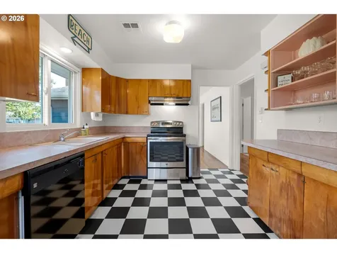 1210 S Columbia Street Seaside OR 97138