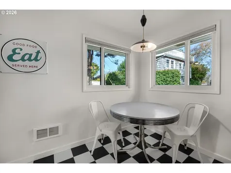 1210 S Columbia Street Seaside OR 97138