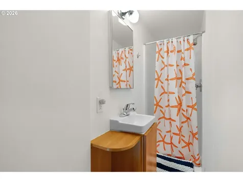 1210 S Columbia Street Seaside OR 97138