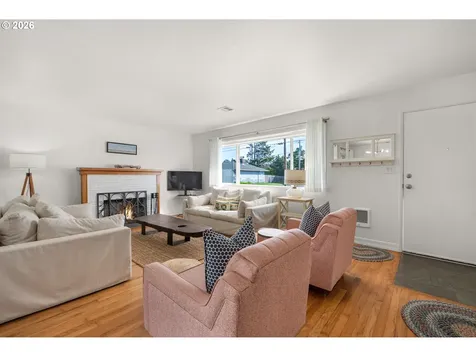 1210 S Columbia Street Seaside OR 97138