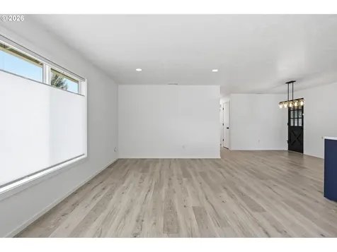 355 Stark Street Woodburn OR 97071