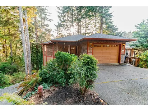 2278 NE Hotspur Lane Lincoln City OR 97367