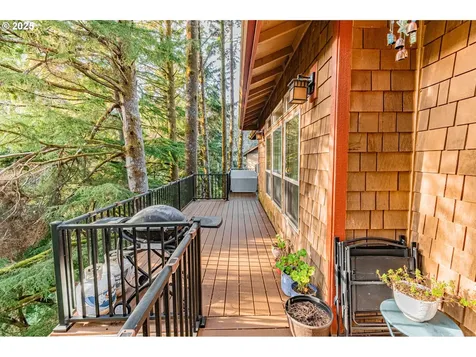 2278 NE Hotspur Lane Lincoln City OR 97367