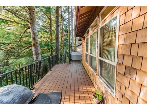 2278 NE Hotspur Lane Lincoln City OR 97367