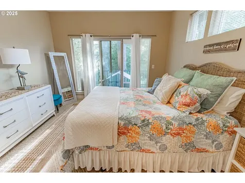 2278 NE Hotspur Lane Lincoln City OR 97367