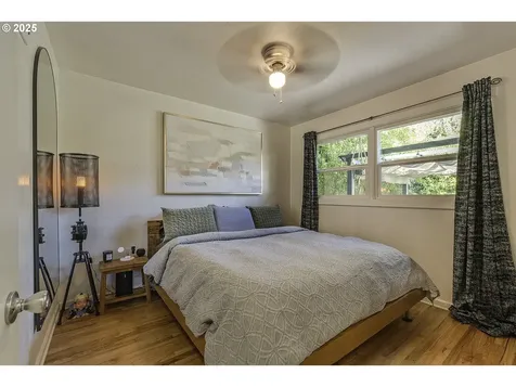 9415 N Geneva Avenue Portland OR 97203