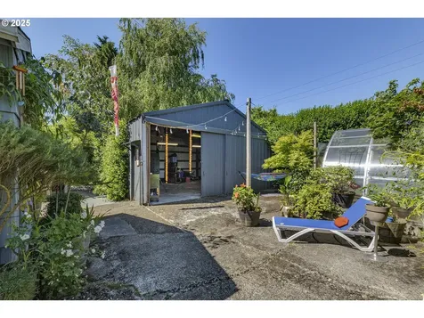 9415 N Geneva Avenue Portland OR 97203