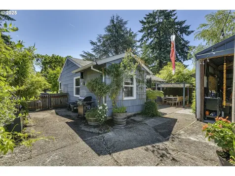 9415 N Geneva Avenue Portland OR 97203