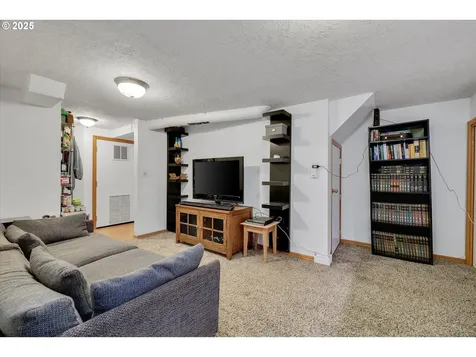7840 SE Flavel Street Portland OR 97206
