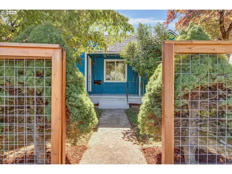 7840 SE Flavel Street Portland OR 97206