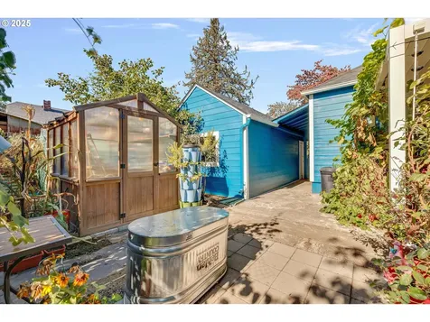7840 SE Flavel Street Portland OR 97206