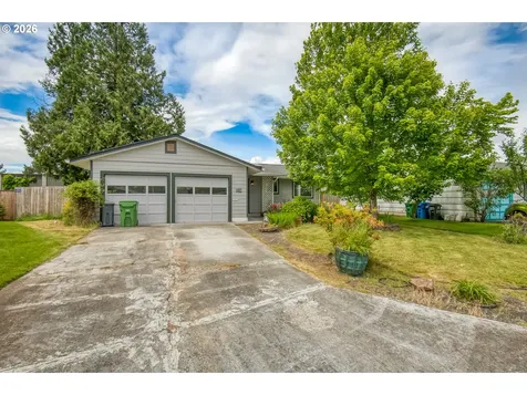 2257 Country Club Terrace Woodburn OR 97071