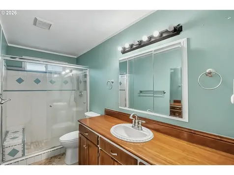2257 Country Club Terrace Woodburn OR 97071