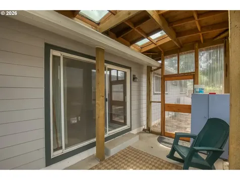 2257 Country Club Terrace Woodburn OR 97071