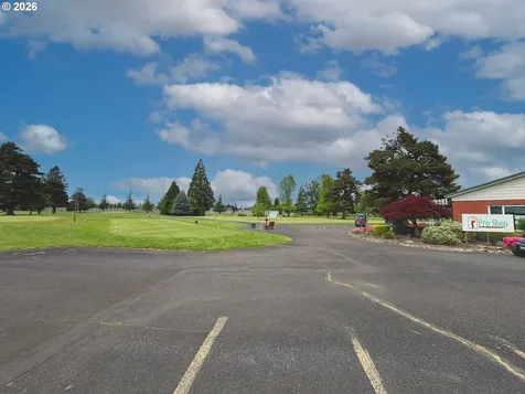 2257 Country Club Terrace Woodburn OR 97071