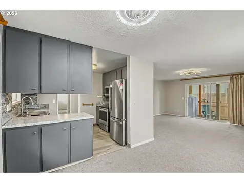 2257 Country Club Terrace Woodburn OR 97071